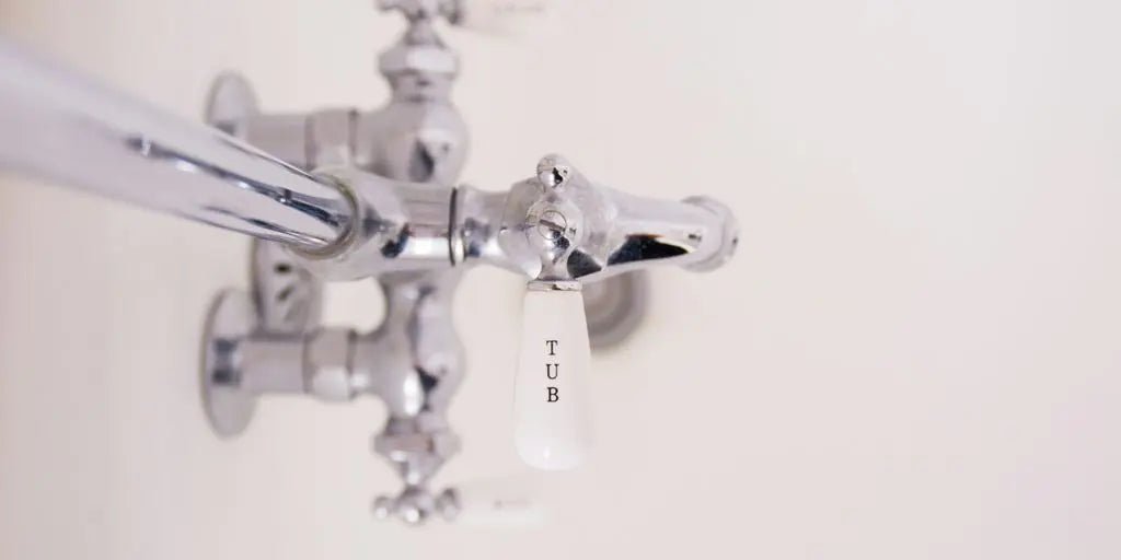 Choosing the Perfect Bathtub Faucet: A Comprehensive Guide for Homeowners - BathroomLux