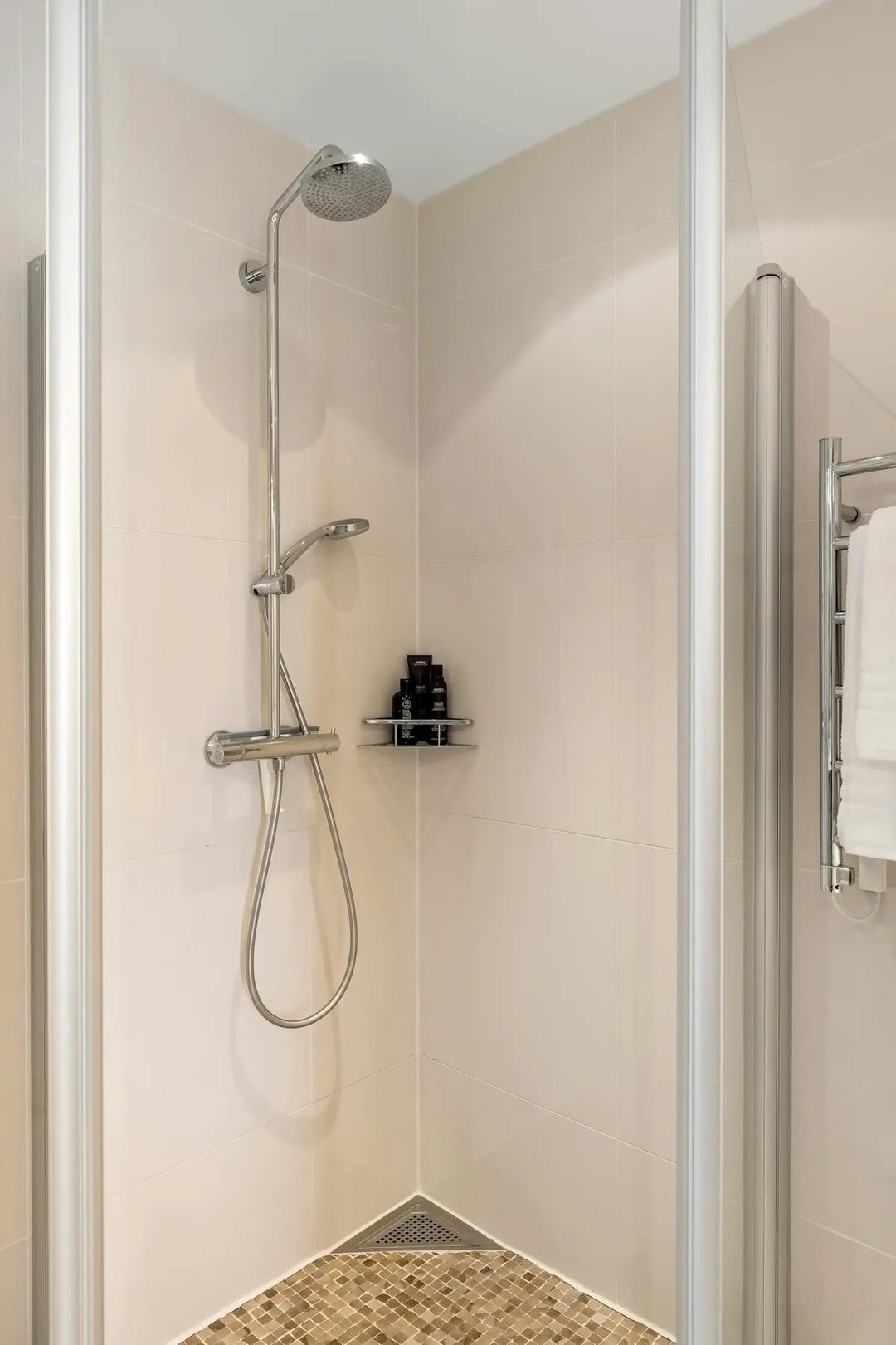 Elevate Your Bathroom Experience with a Brass 3-Function Thermostatic Shower System - BathroomLux