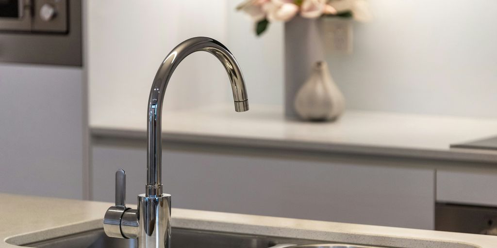 Essential Guide to Choosing the Perfect Pair of Taps for Your Home - BathroomLux