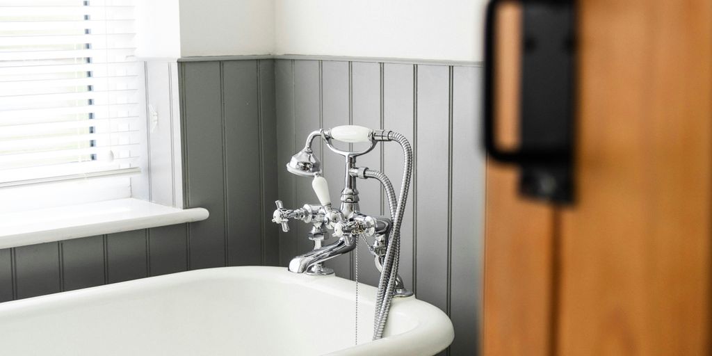 Transform Your Bathroom with a Stylish Black Bath Mixer: The Ultimate Guide - BathroomLux