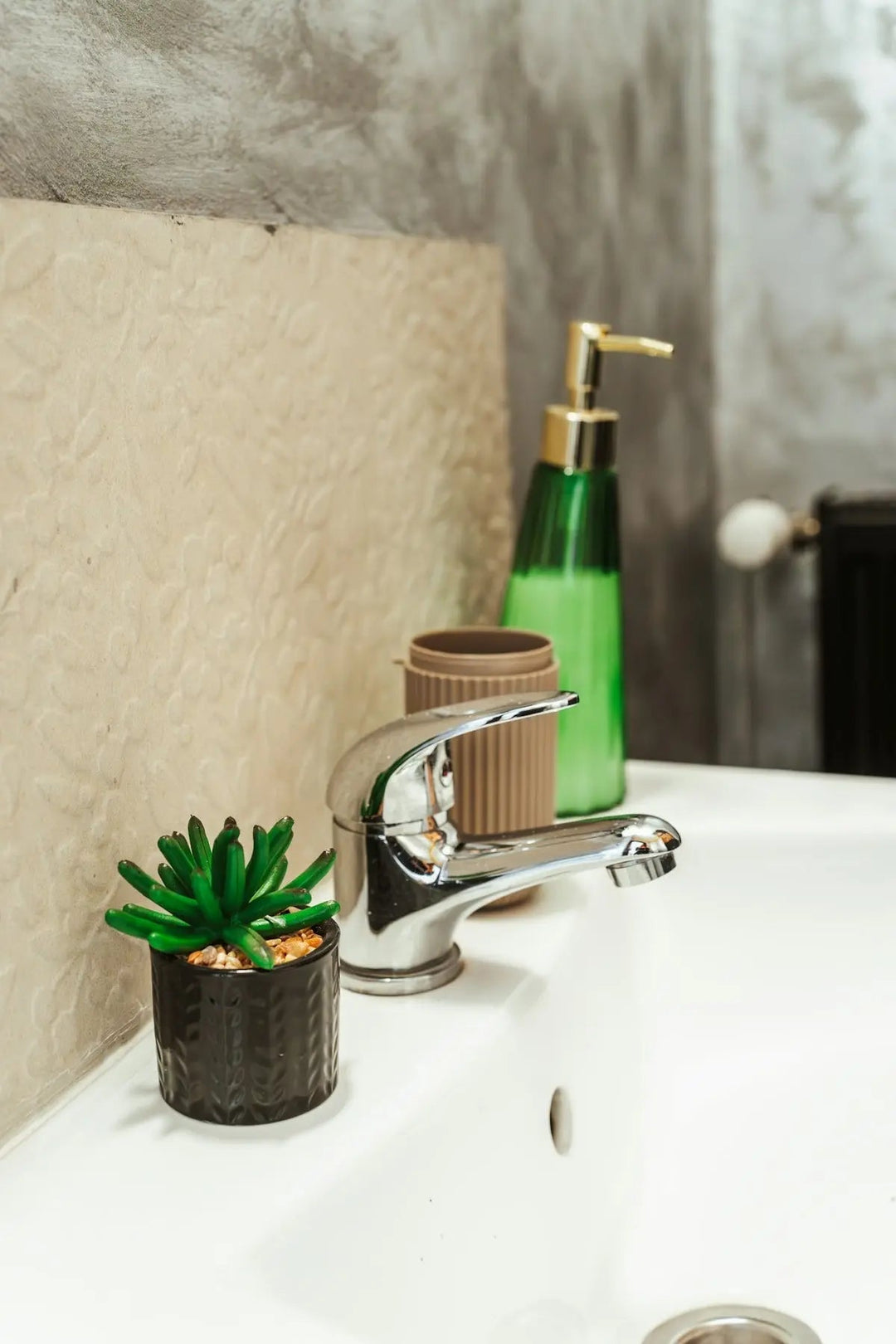 Transform Your Bathroom with the Timeless Elegance of an Antique Shower Faucet - BathroomLux